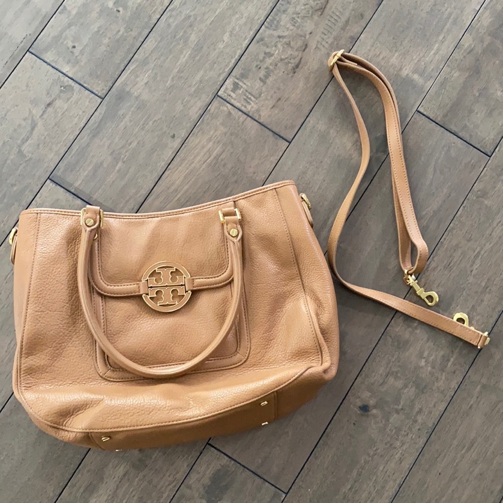 Tan Tory Burch Handbag / Amanda Hobo Bag